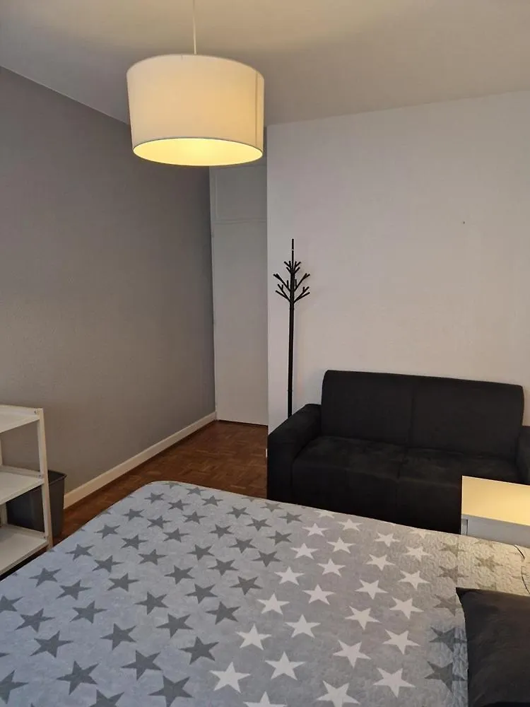 Room In Shared Apartment Geneva Homestay